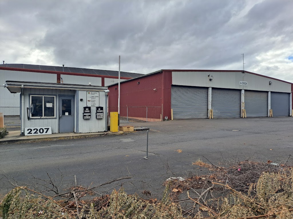 Complete Liquidators | 2207 Radcliffe St Dock B, Bristol, PA 19007 | Phone: (215) 420-7137