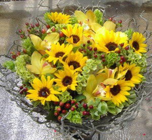 Phyls Flowers and Fruit Baskets | 29 Stonybrook Rd, Stratford, CT 06614 | Phone: (203) 377-1114