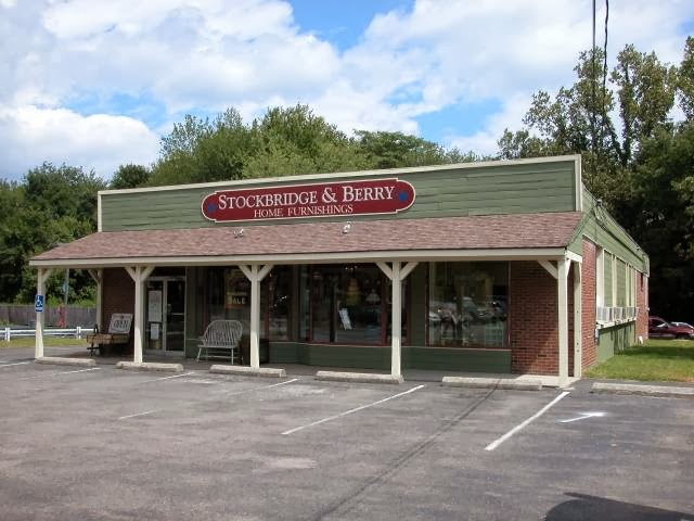 Stockbridge & Berry Home Furn | 166 Main St, Monroe, CT 06468 | Phone: (203) 459-1172