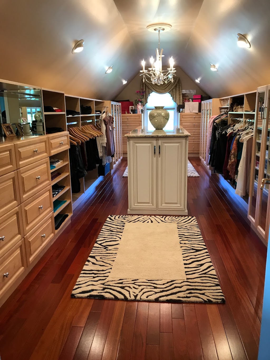 Closettec | 203 Woodward Rd, Manalapan Township, NJ 07726 | Phone: (732) 792-0088