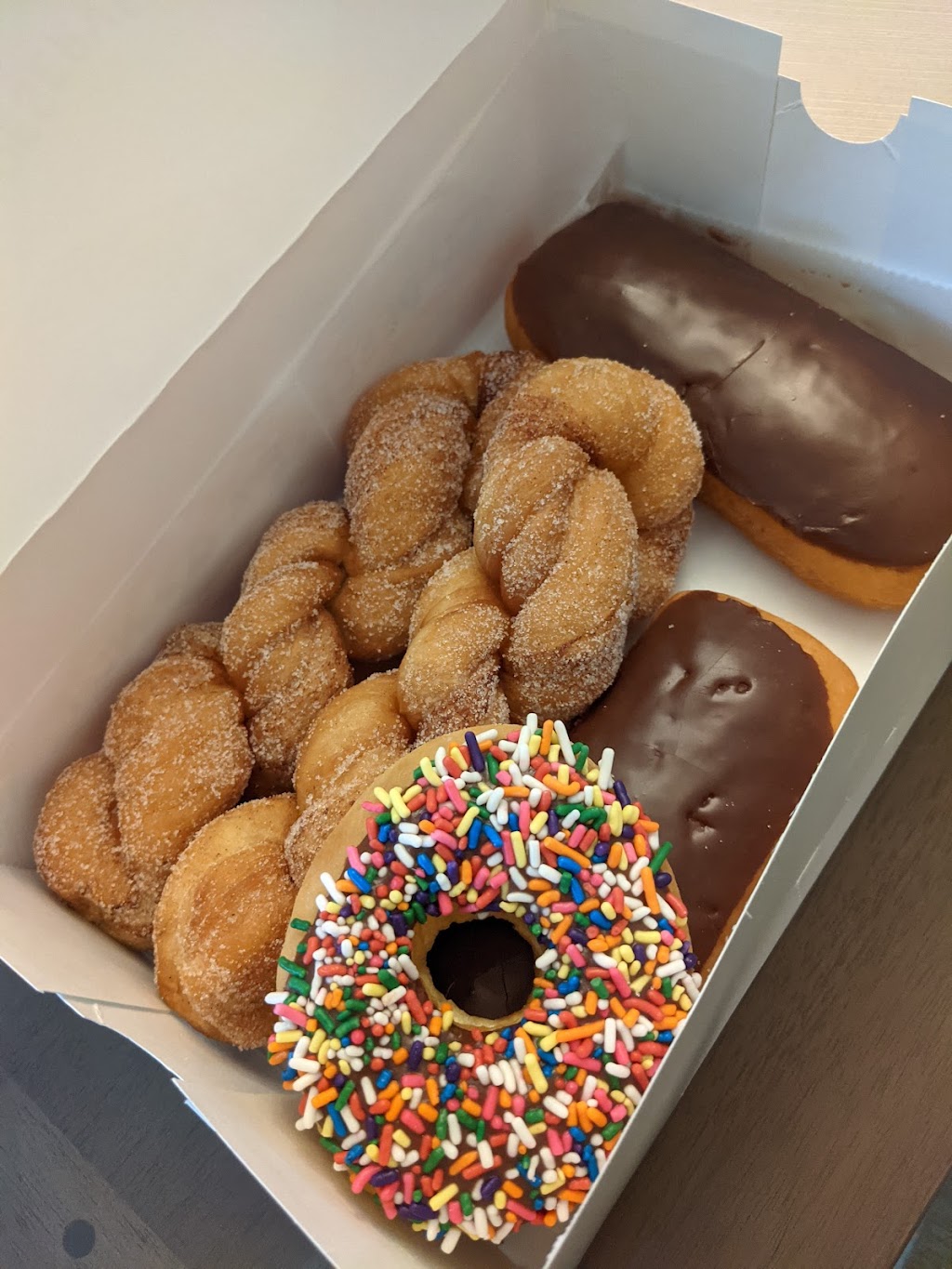 Donut King | 5 Broad St, Norwood, NJ 07648 | Phone: (201) 767-1723