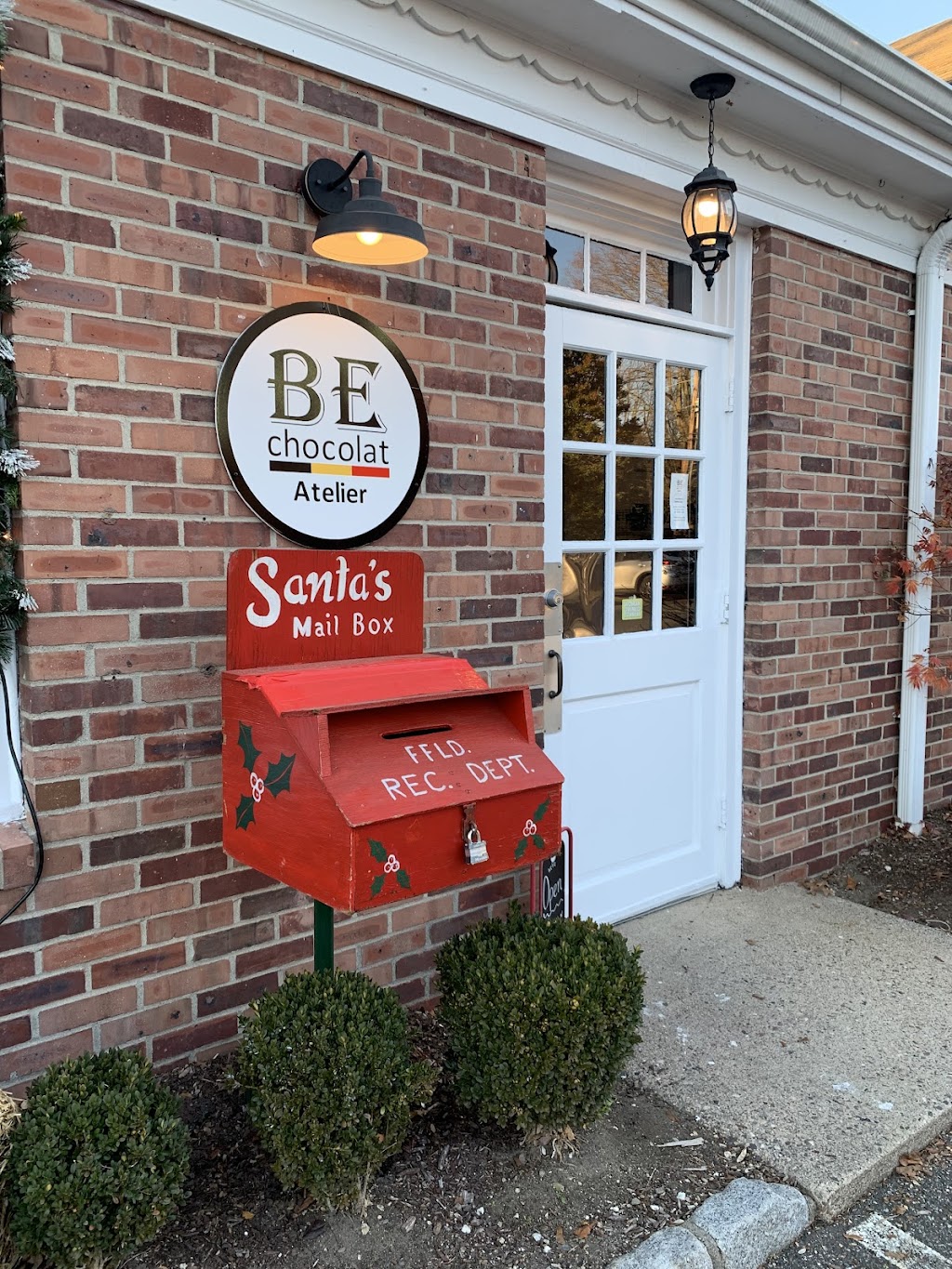 Santa’s Mailbox | 75 Hillside Rd, Fairfield, CT 06824 | Phone: (203) 292-5981