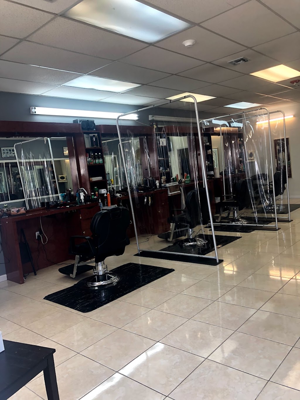 Alexander’s barbershop | 1019 Hawkins Ave, Lake Grove, NY 11755 | Phone: (631) 471-1974