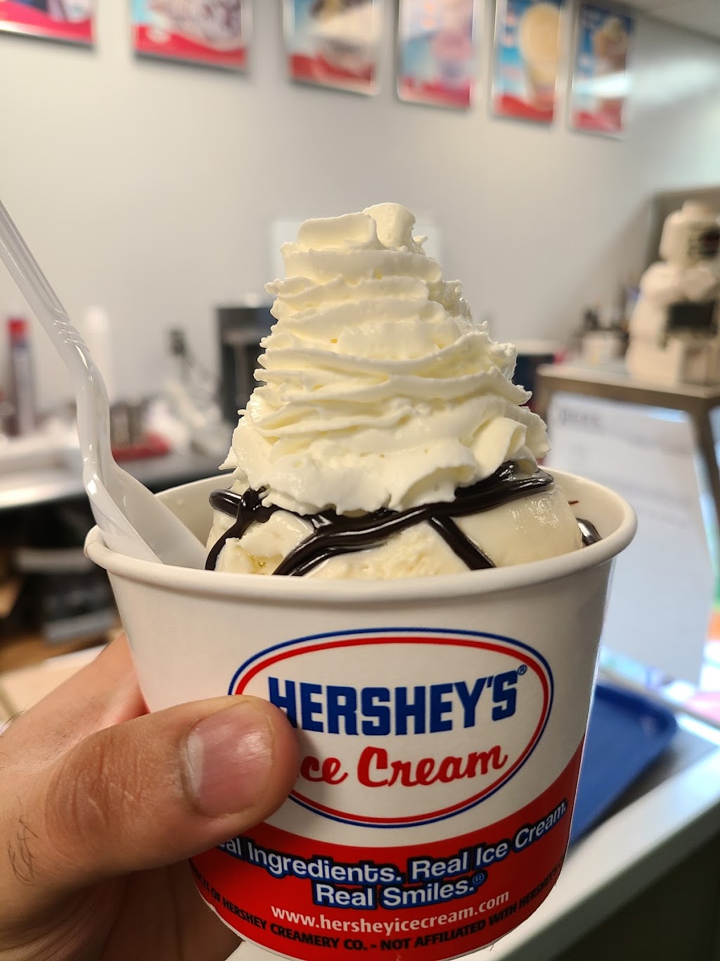 Hersheys Ice Cream & more | 2890 Hempstead Tpke, Levittown, NY 11756 | Phone: (516) 731-2663