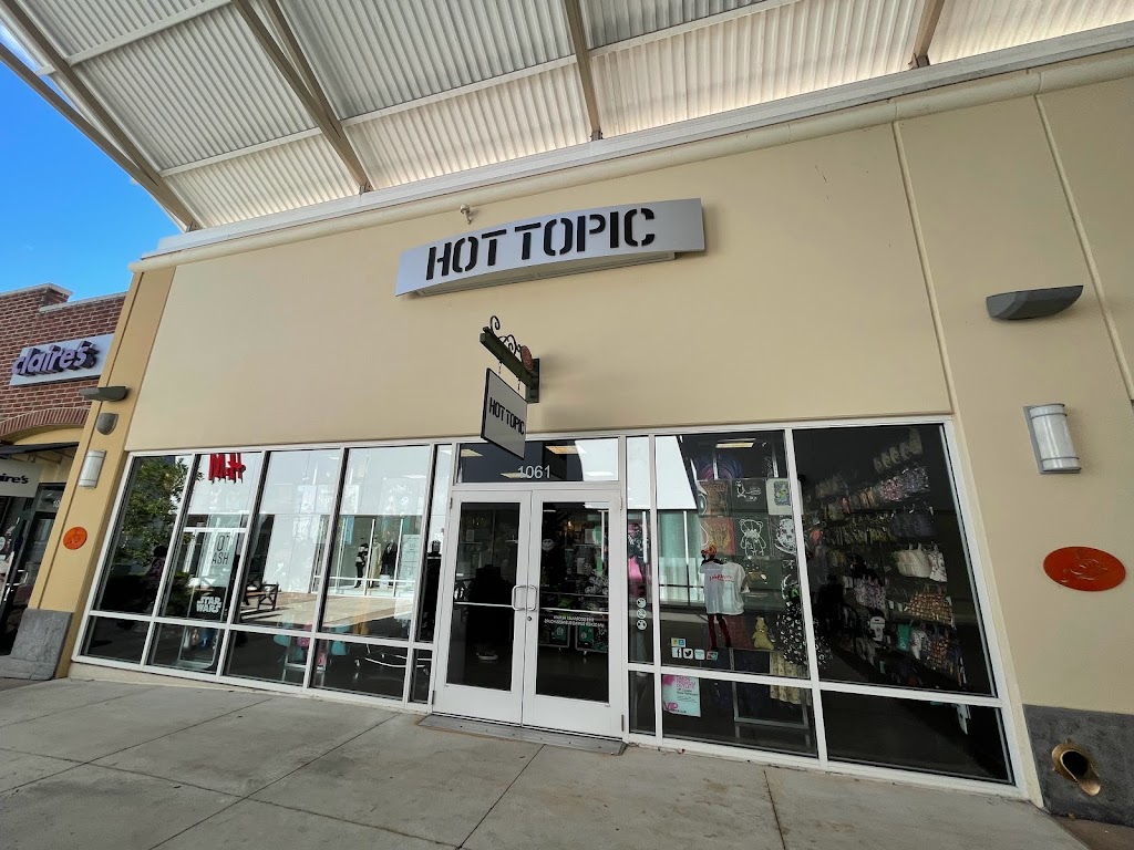 Hot Topic | 18 Lightcap Rd #1061, Pottstown, PA 19464 | Phone: (610) 326-3457