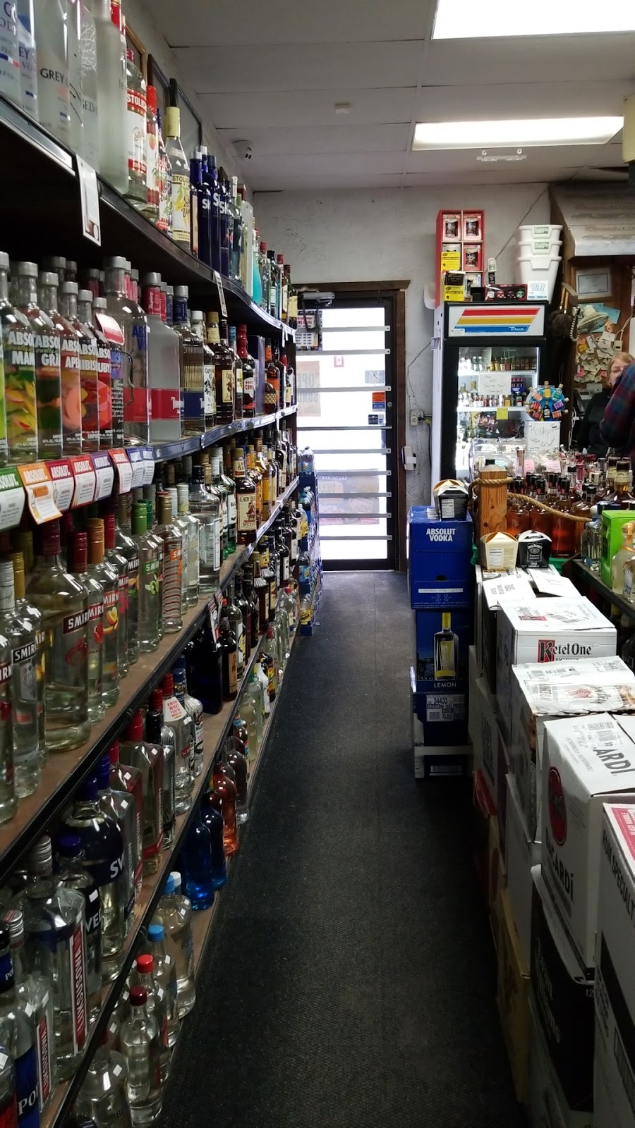 Amston Liquor Shoppe Inc | 277 Church St, Hebron, CT 06248 | Phone: (860) 228-2448