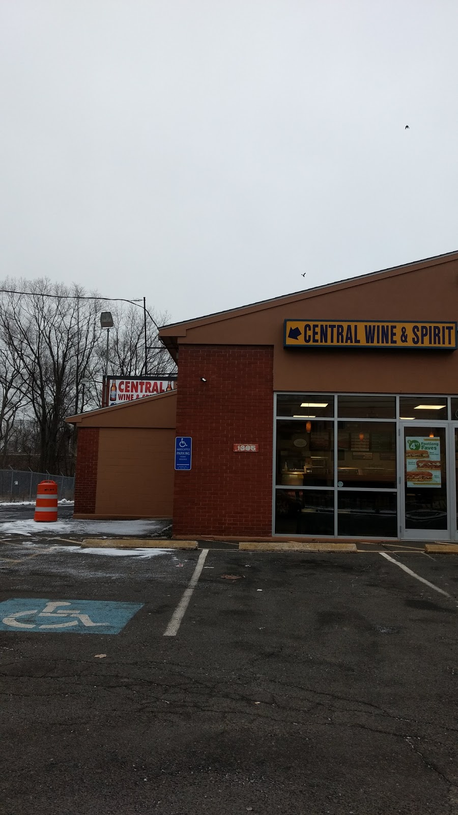 Central Wine And Spirit | 1395 East St, New Britain, CT 06051 | Phone: (860) 223-9133