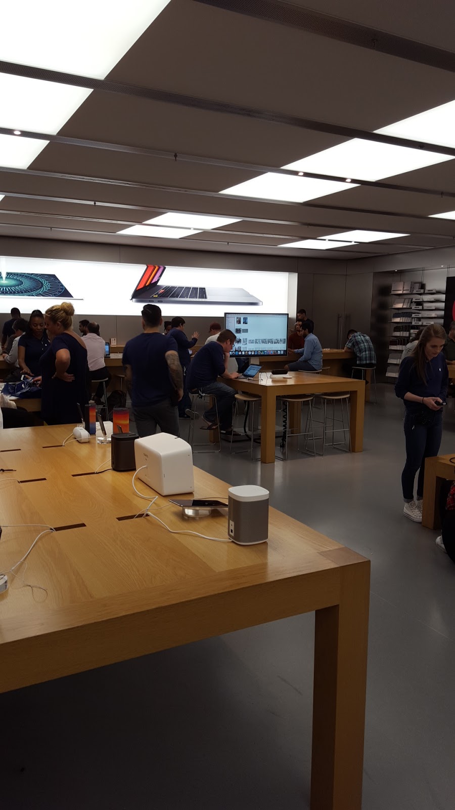 Apple Westfarms | 500 W Farms Mall, Farmington, CT 06032 | Phone: (860) 221-0800