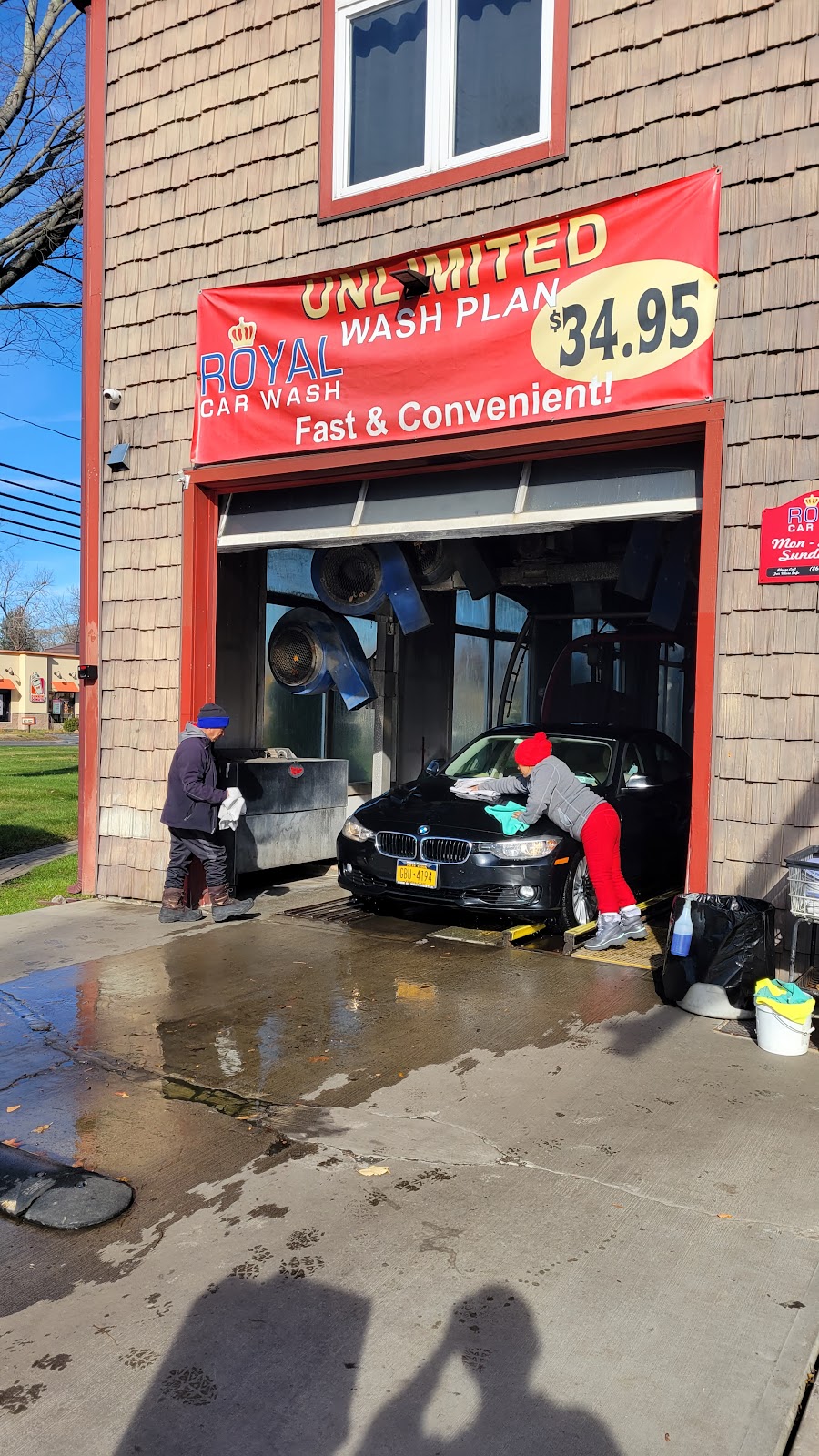 Royal Car Wash | 84 Park Lane Rd, New Milford, CT 06776 | Phone: (860) 799-0900