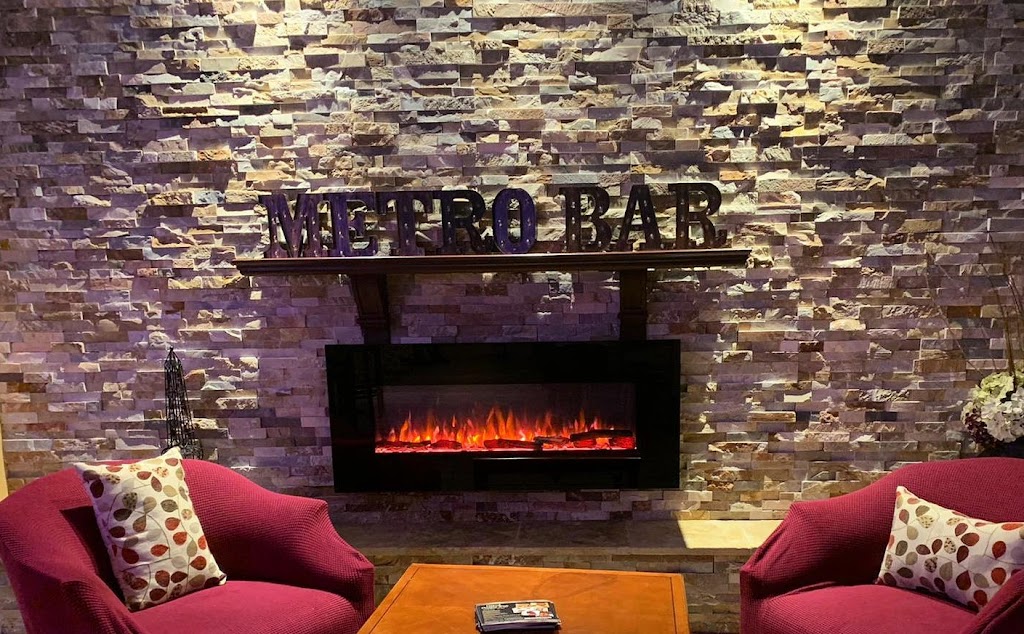 The Metropolitan Restaurant & Bar | 3 Pratt Blvd, Glen Cove, NY 11542 | Phone: (516) 806-4111