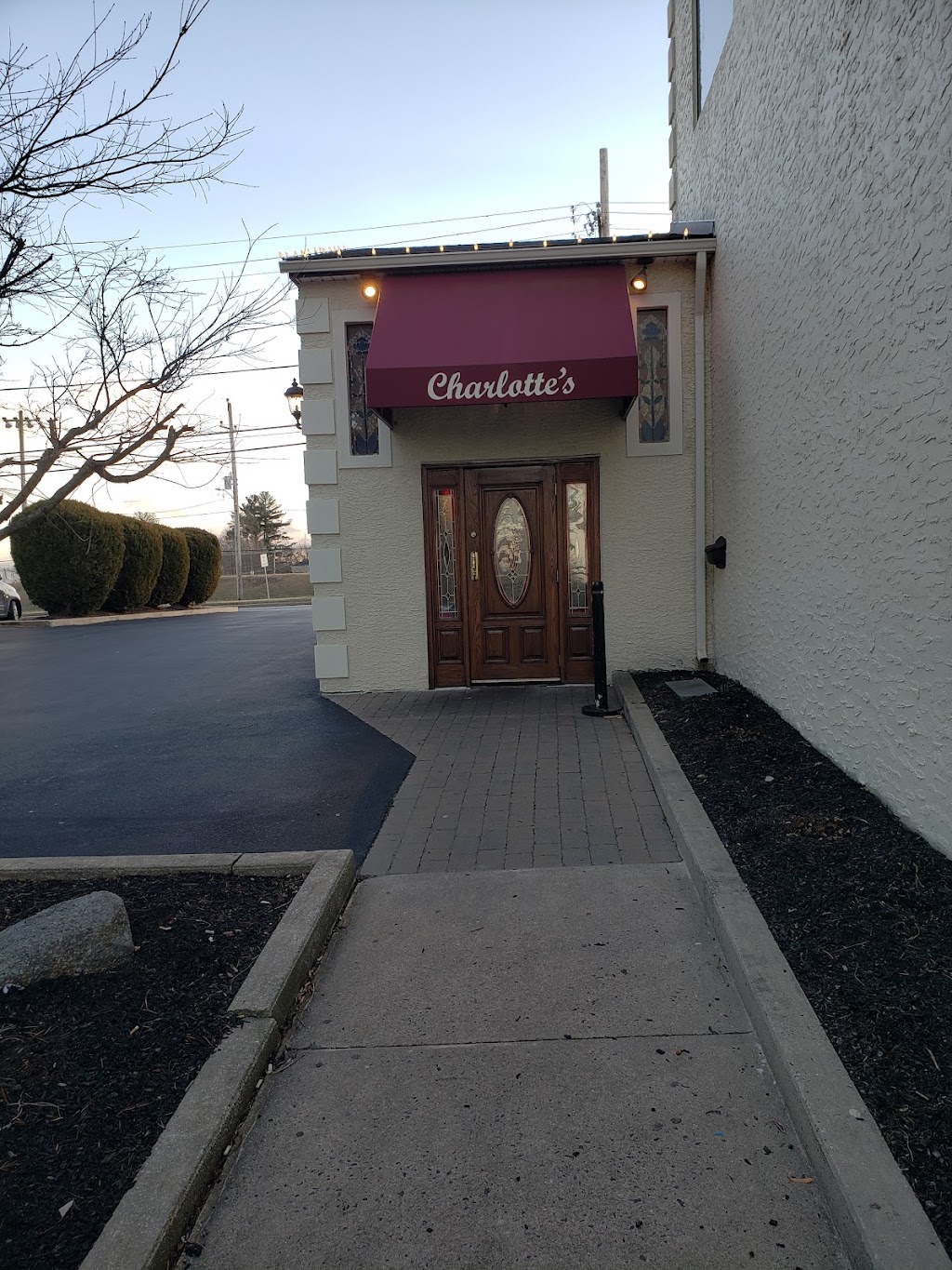 Charlottes Restaurant | 3207 West Chester Pike, Newtown Square, PA 19073 | Phone: (610) 356-7100