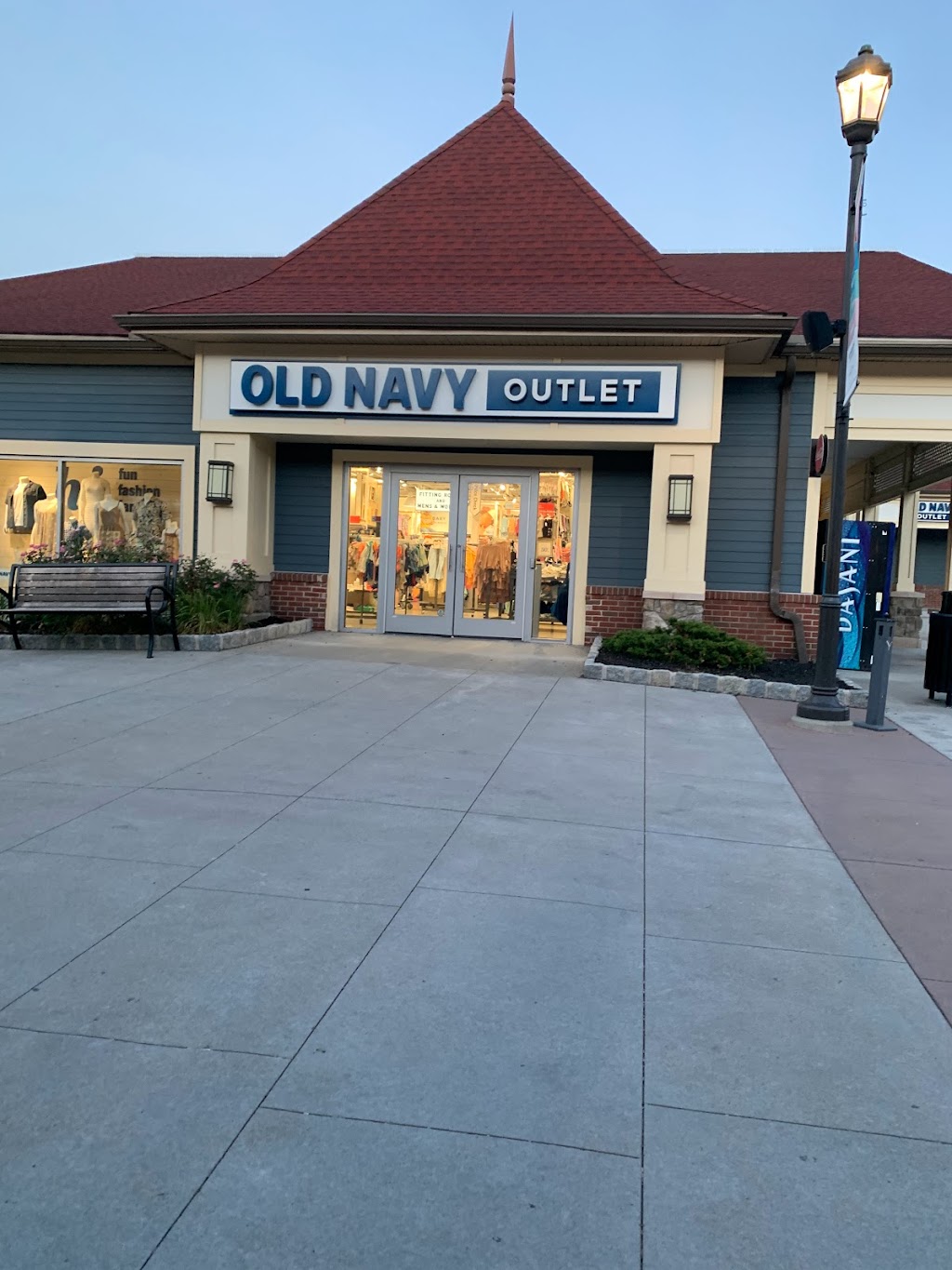 Old Navy Outlet | 624 Race Track Lane, Central Valley, NY 10917 | Phone: (845) 928-6992