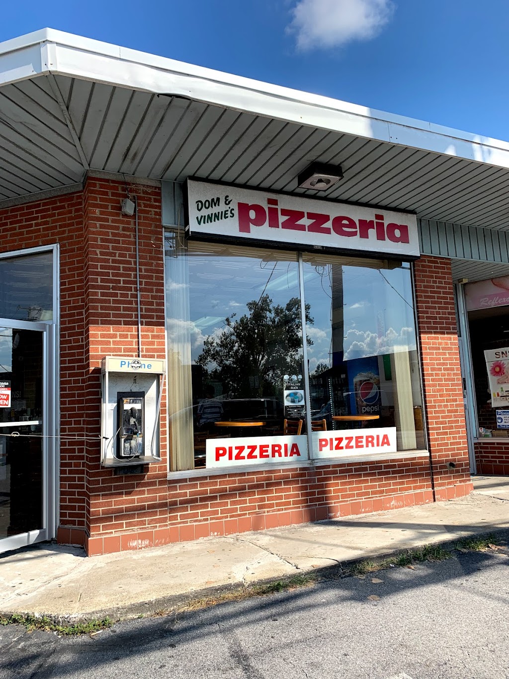 Dom & Vinnies Pizzeria | 1165 Knollwood Rd, White Plains, NY 10603 | Phone: (914) 592-7643