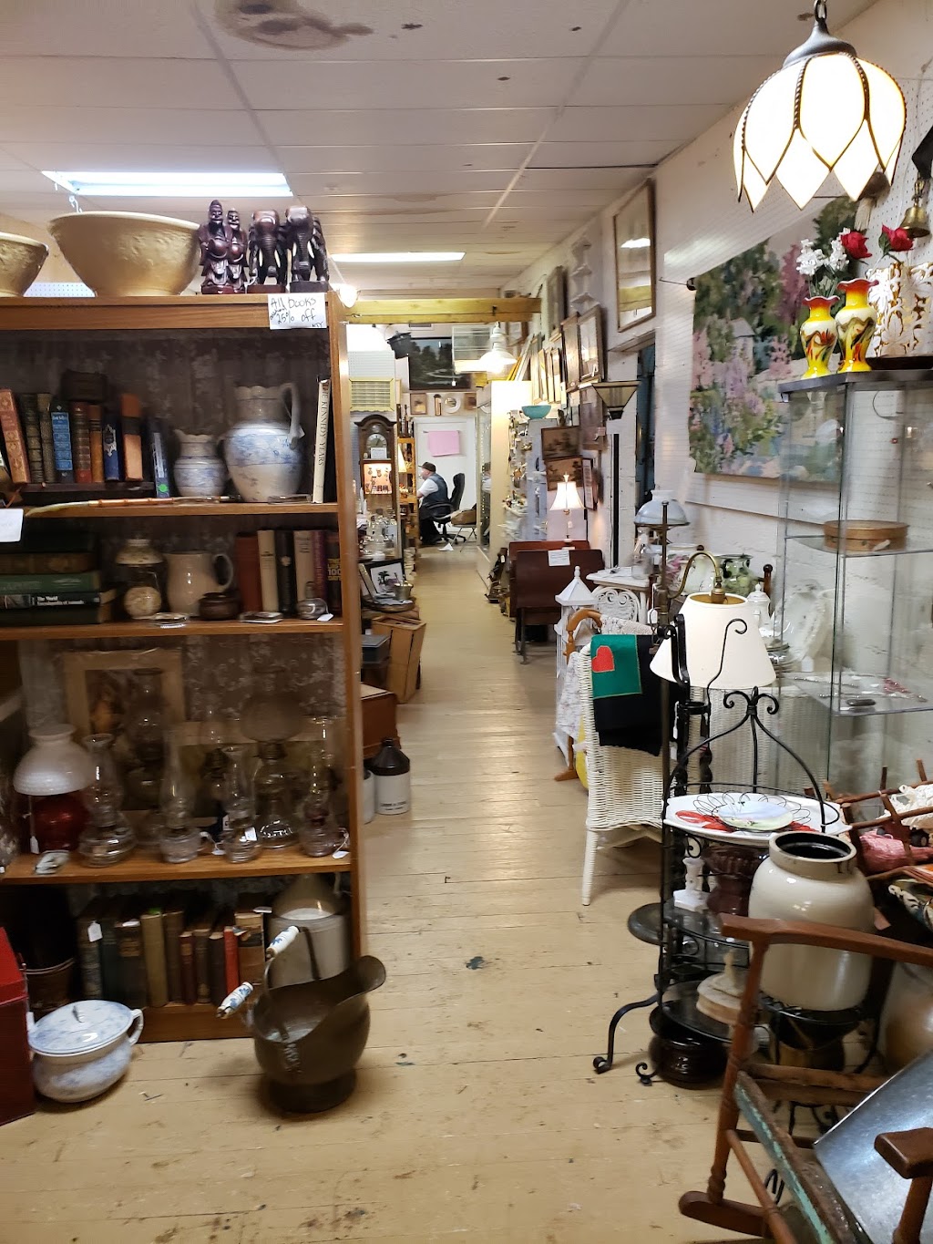 Antiques at Northport | 404 Fort Salonga Rd, Northport, NY 11768 | Phone: (631) 651-8454
