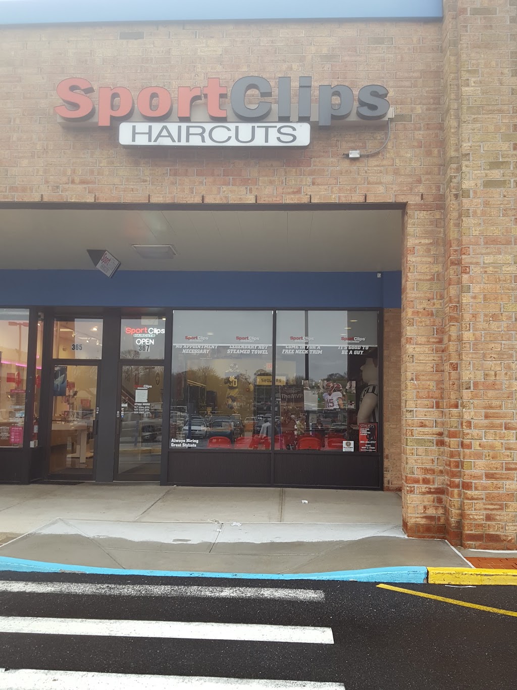 Sport Clips Haircuts of Selden | 367 Independence Plaza, Selden, NY 11784 | Phone: (631) 946-6988