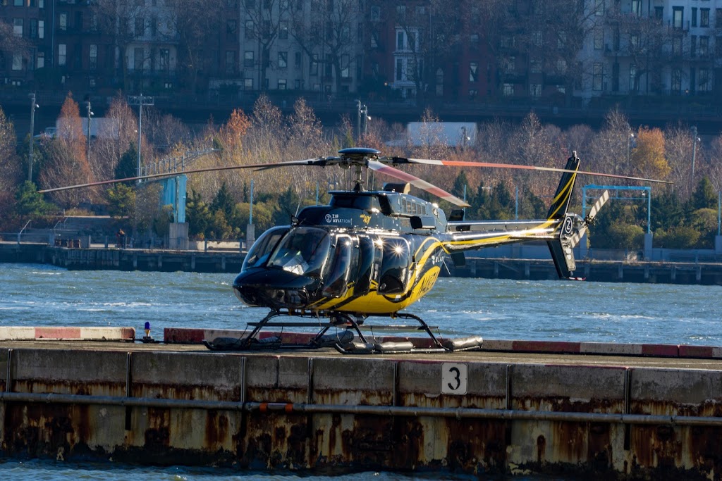 Manhattan Helicopters | 6 E River Piers, New York, NY 10004 | Phone: (212) 845-9822