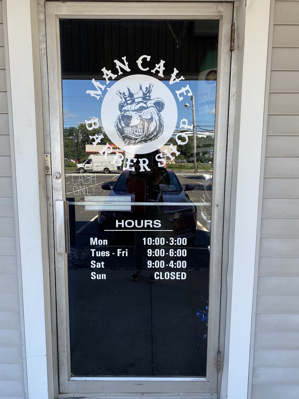 Man Cave Barber Shop | 534 Talcottville Rd, Vernon, CT 06066 | Phone: (860) 454-0257