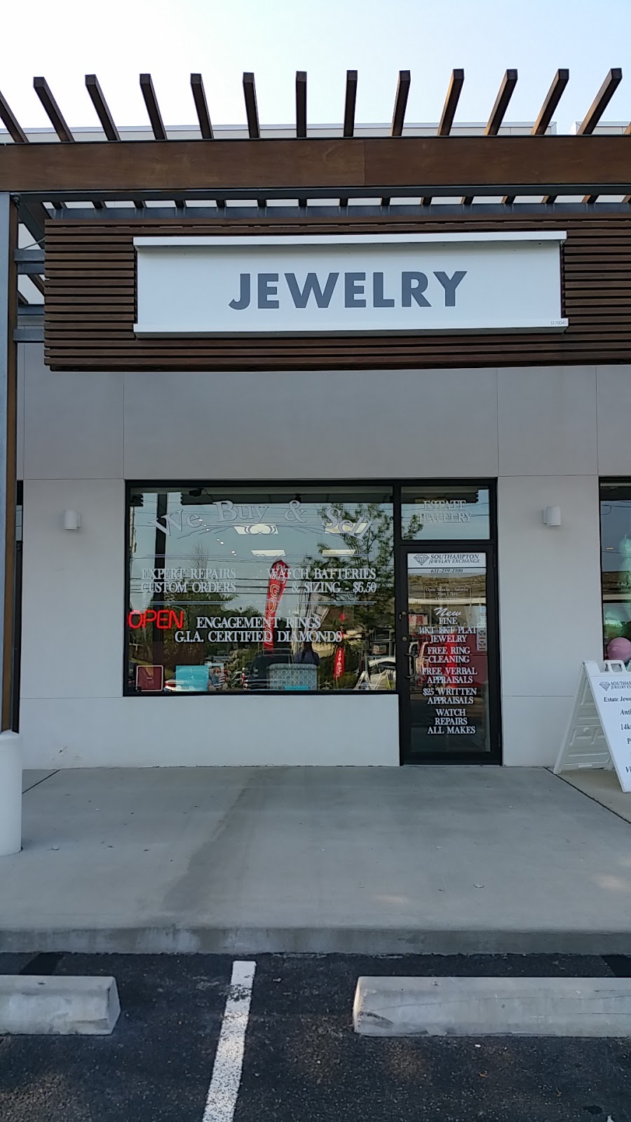 Southampton Jewelry Exchange | 801 County Rd 39 #13, Southampton, NY 11968 | Phone: (631) 259-2100