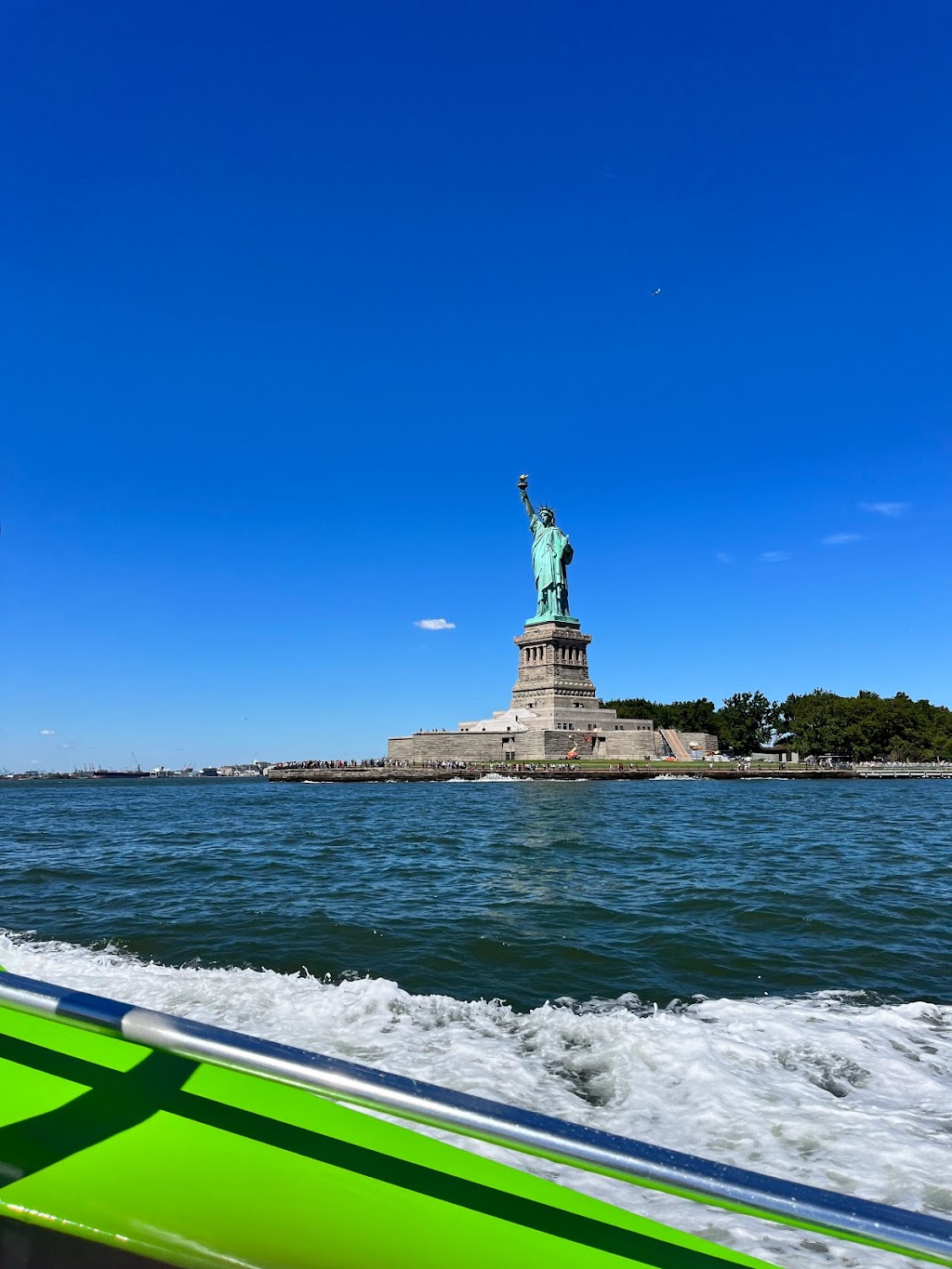 Circle Line Statue of Liberty | 80 Audrey Zapp Dr, Jersey City, NJ 07304 | Phone: (877) 523-9849