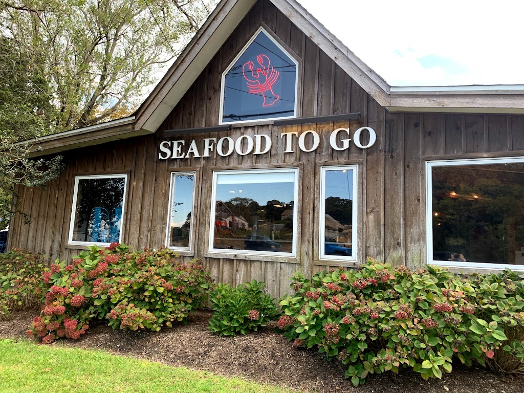 Out of the Blue Seafood | 252 E Montauk Hwy, Hampton Bays, NY 11946 | Phone: (631) 728-3474