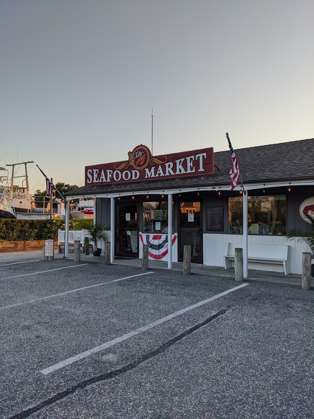 Tullys Seafood Market & Snack Shack | 78 Foster Ave, Hampton Bays, NY 11946 | Phone: (631) 594-3968