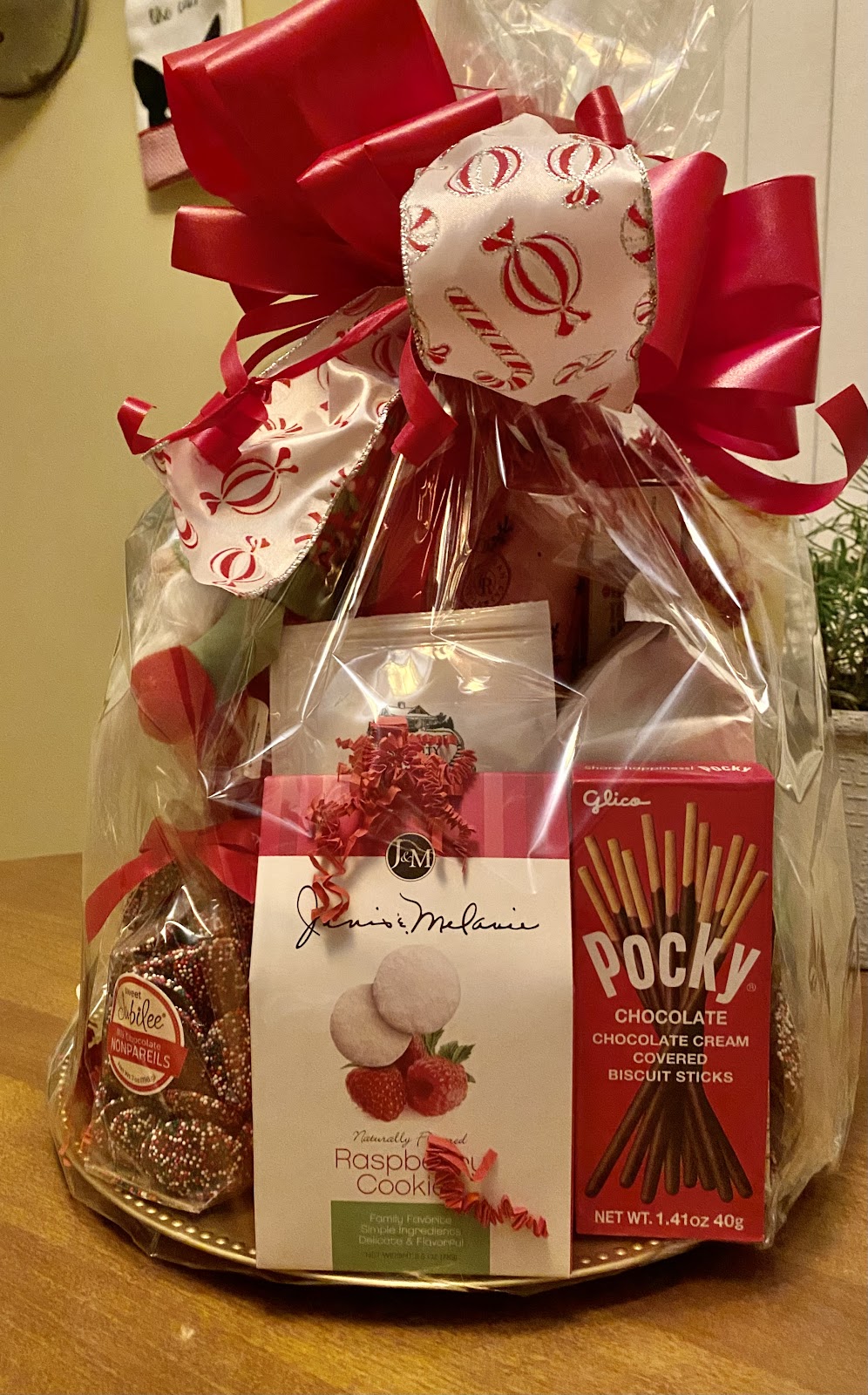 Somersvillage Gifts & Gourmet Baskets INC. | 111 Main St, Somers, CT 06071 | Phone: (860) 265-2282