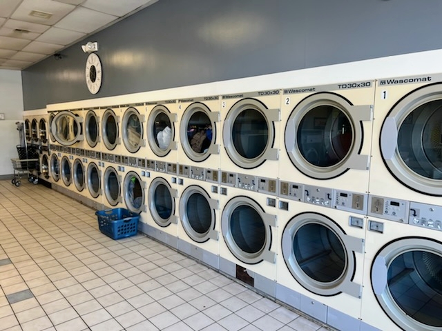 Naugatuck Laundromat - Washing Machine of Naugatuck | 686 Rubber Ave, Naugatuck, CT 06770 | Phone: (203) 720-0422