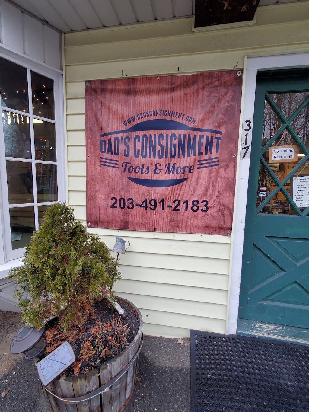 Dads Consignment | 317 S Main St, Newtown, CT 06470 | Phone: (203) 491-2183
