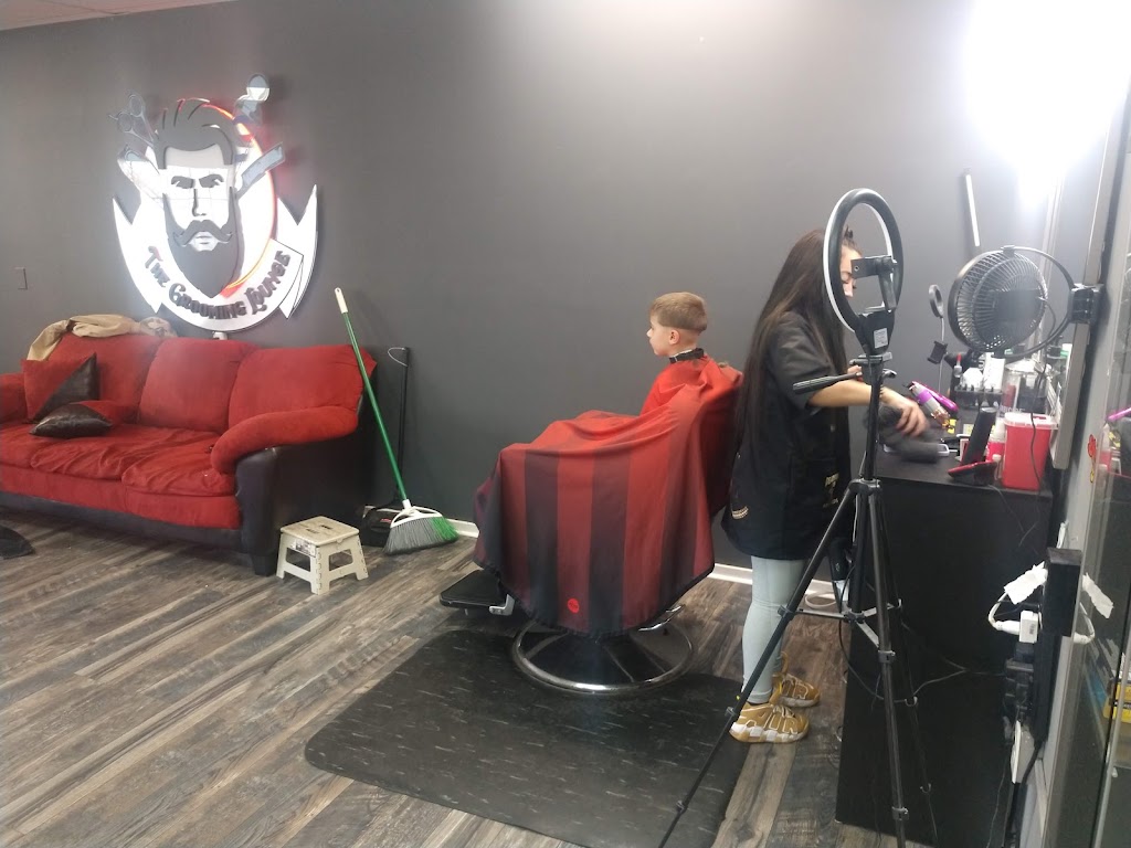 The Grooming Lounge | 2 Chapel St, Wallingford, CT 06492 | Phone: (203) 269-2999