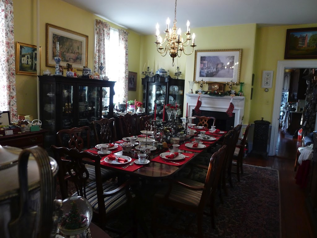 Terry House Bed & Breakfast | 130 Delaware St, New Castle, DE 19720 | Phone: (302) 322-2505