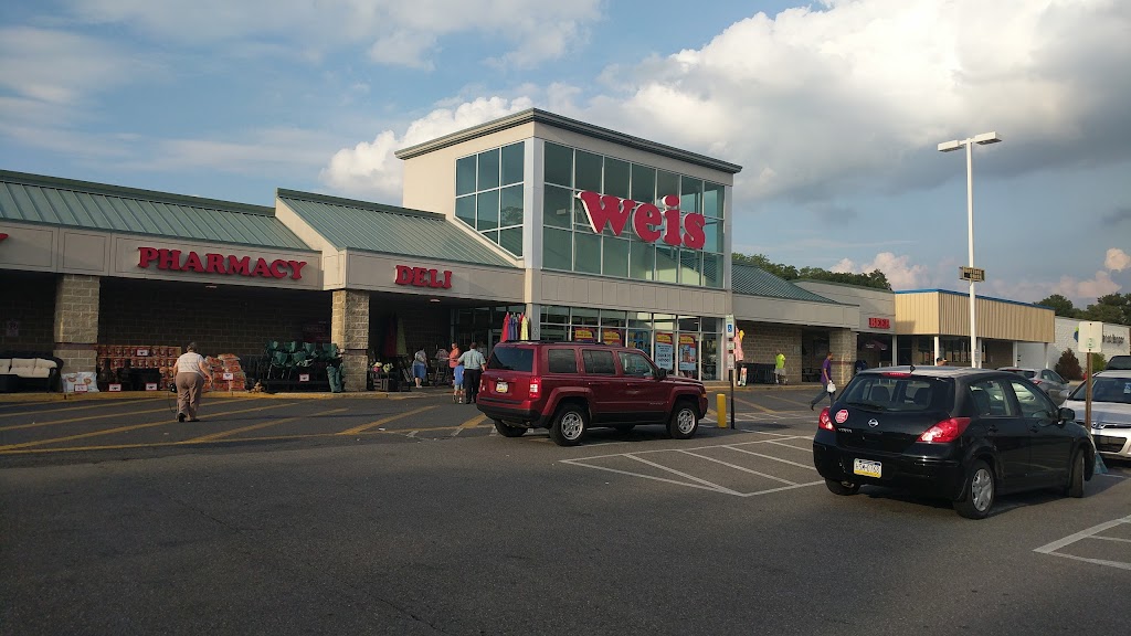 Weis Markets | 1321 Blue Valley Dr, Pen Argyl, PA 18072 | Phone: (610) 863-6689