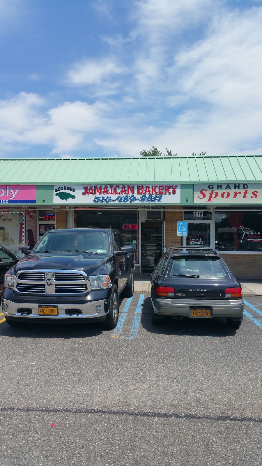 Georges Jamaican Bakery | 1175 Grand Ave, Baldwin, NY 11510 | Phone: (516) 489-8611