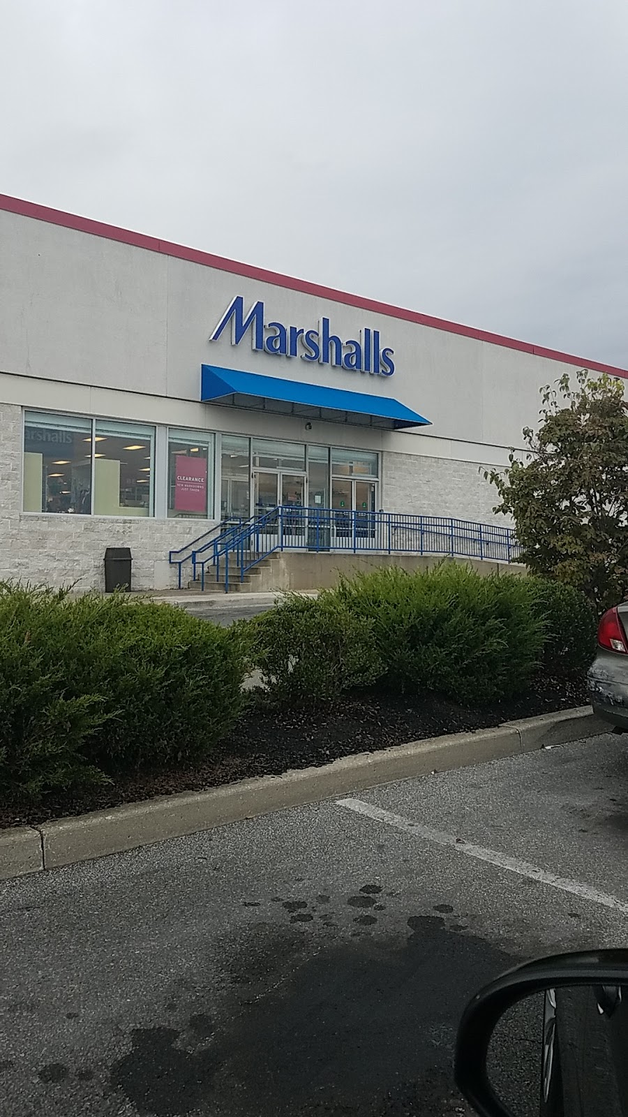 Marshalls | 700 E Hunting Park Ave, Philadelphia, PA 19124 | Phone: (215) 533-9085