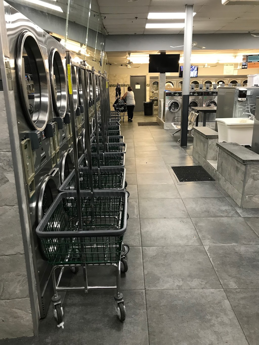 Laundry Depot East Islip | 24 W Main St, East Islip, NY 11730 | Phone: (631) 650-0852