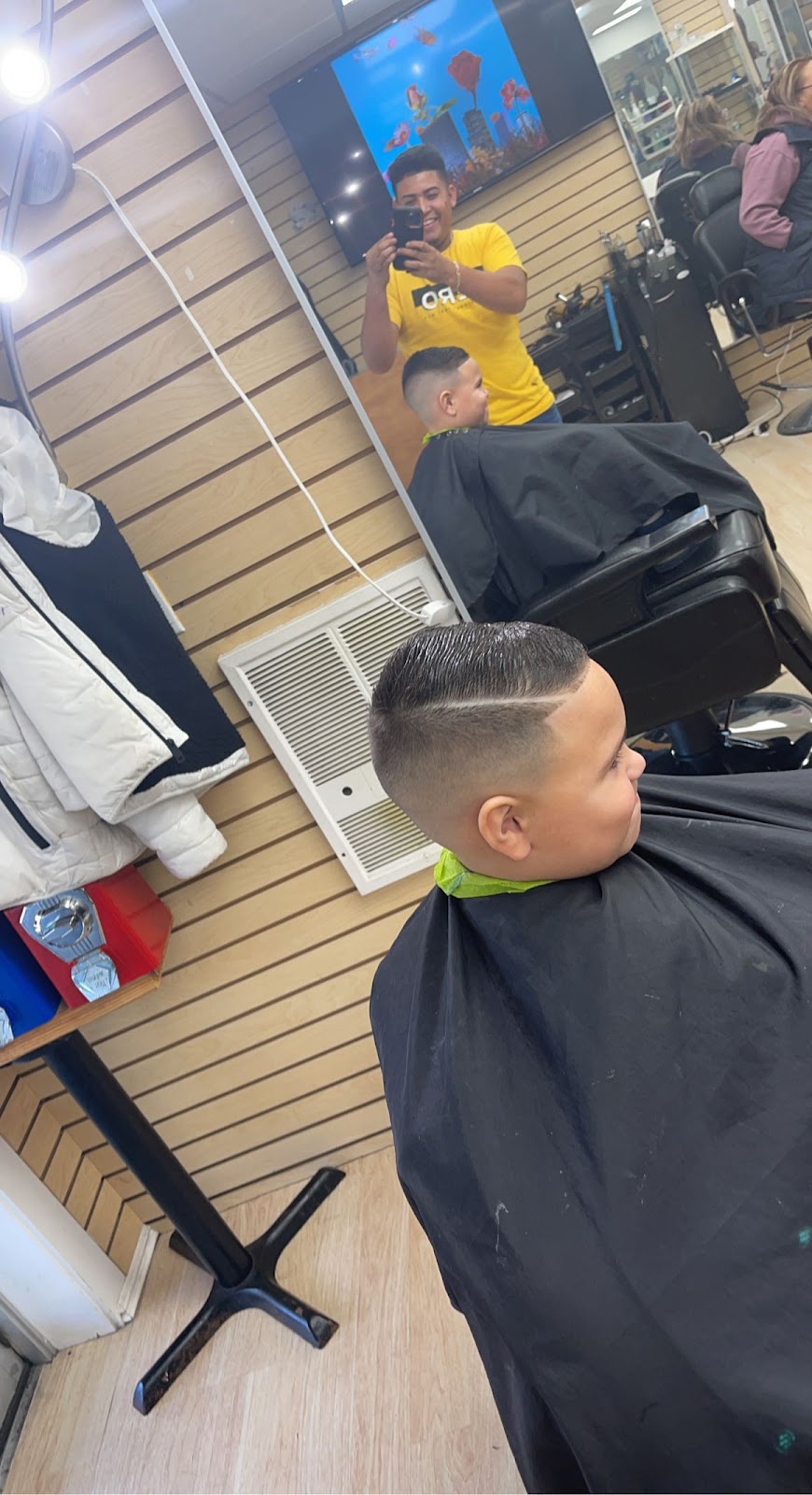 Carmines Barber Shop | 107 W Montauk Hwy #2, Hampton Bays, NY 11946 | Phone: (631) 830-5360