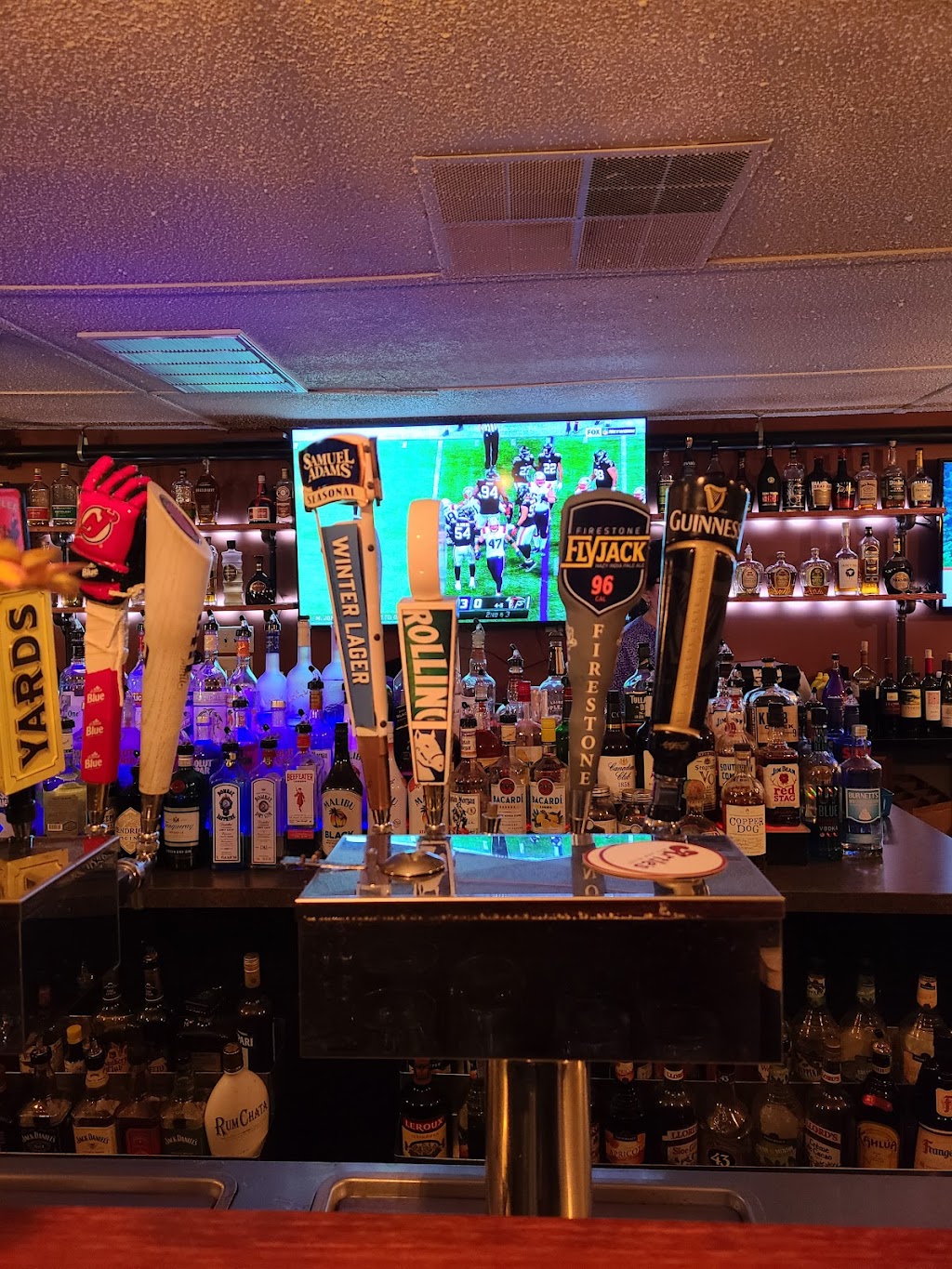 Arties Bar and Grill | 1121 NJ-12, Frenchtown, NJ 08825 | Phone: (908) 996-1203