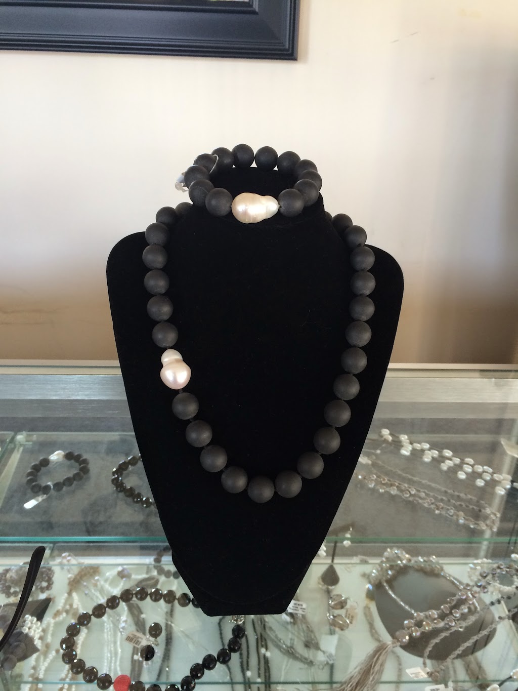 Boutique W - Newtown Square | 5001 West Chester Pike, Newtown Square, PA 19073 | Phone: (610) 356-1566
