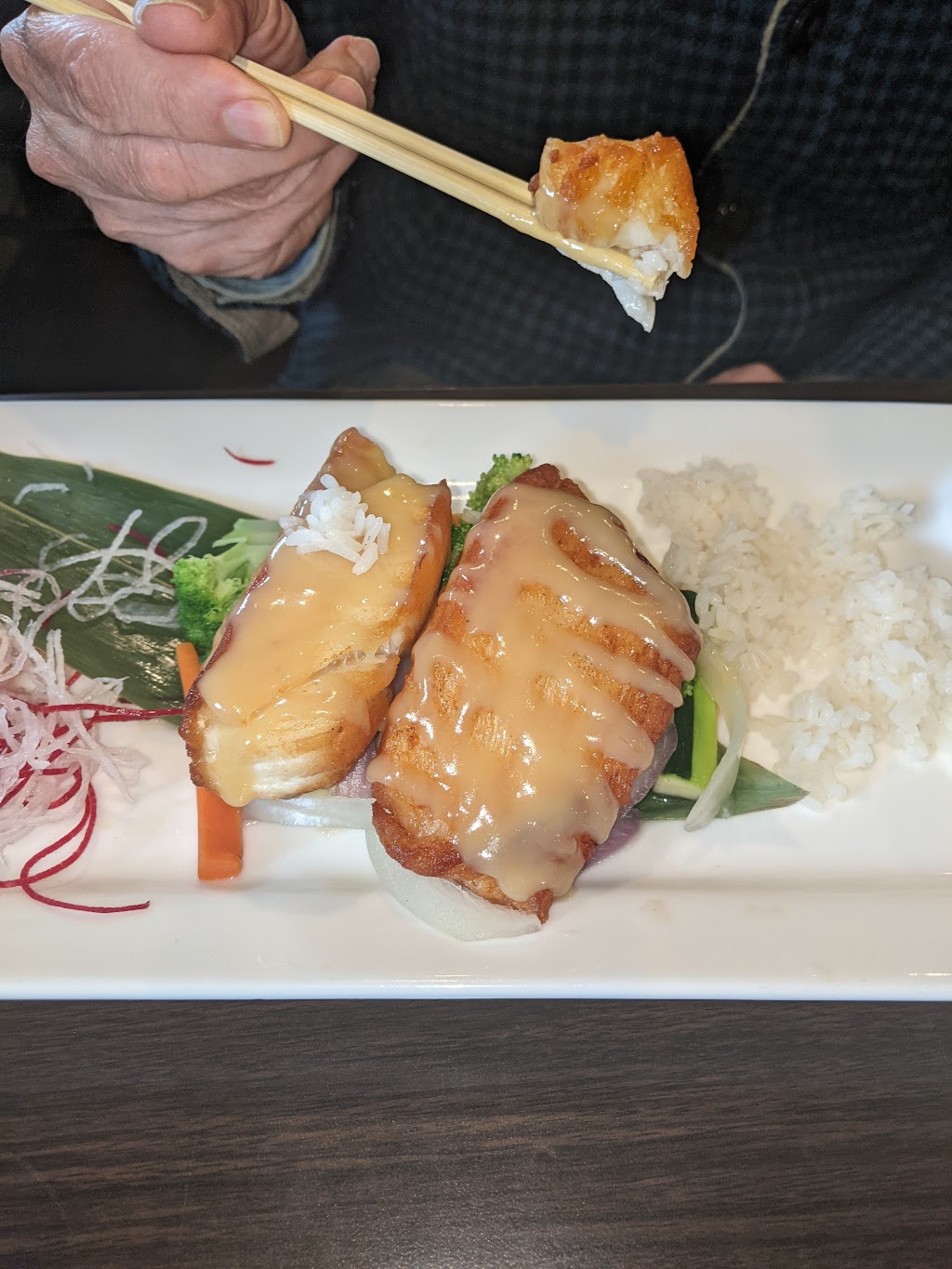 Momiji Sushi & Grill | 3649 Main St, Stone Ridge, NY 12484 | Phone: (845) 687-2110