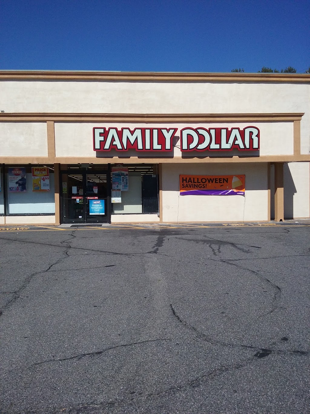 Family Dollar | 1150 Burnside Ave, East Hartford, CT 06108 | Phone: (959) 710-5954
