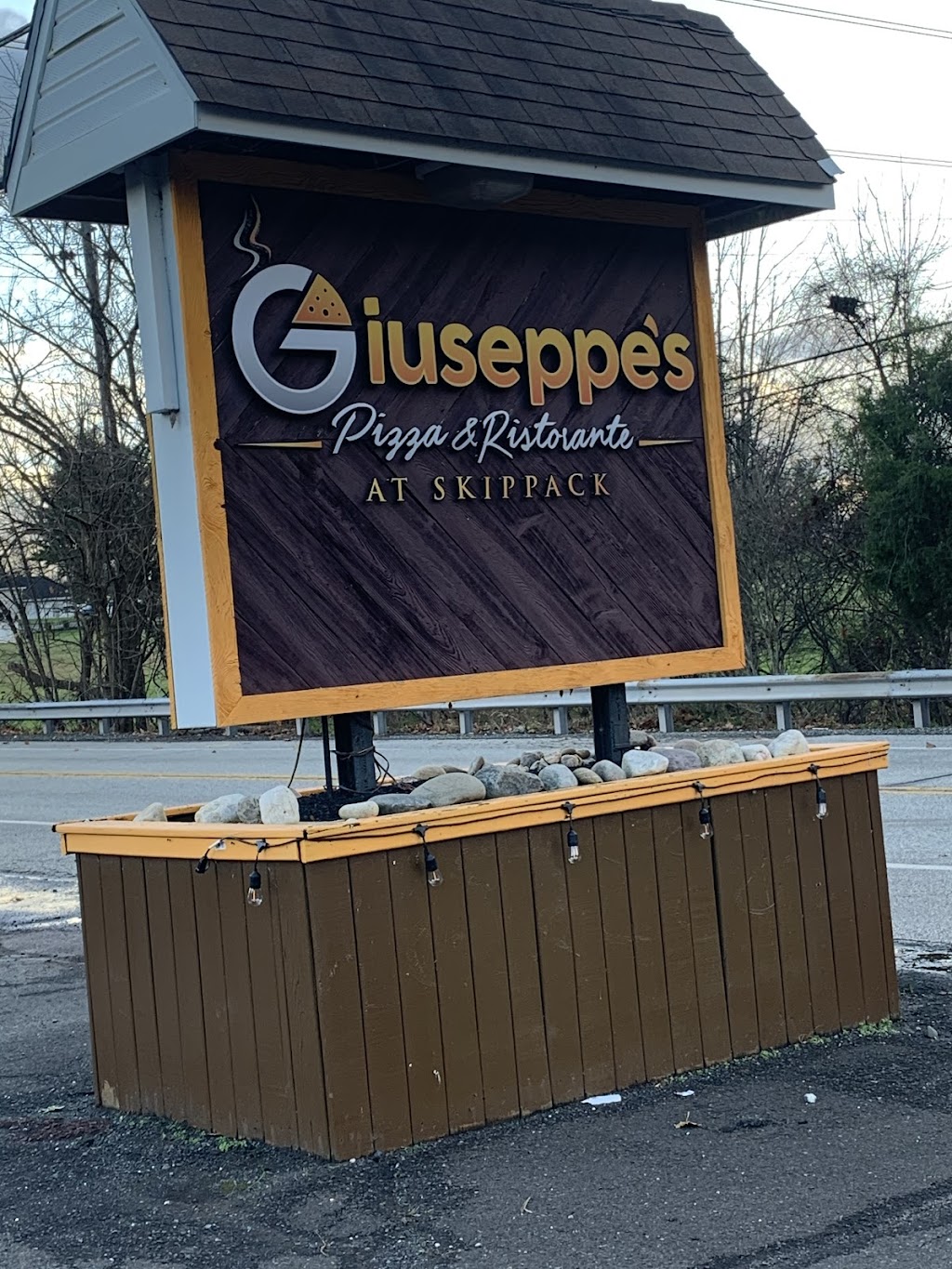 Giuseppes Pizza | 3509 W Skippack Pike, Harleysville, PA 19438 | Phone: (610) 222-8100