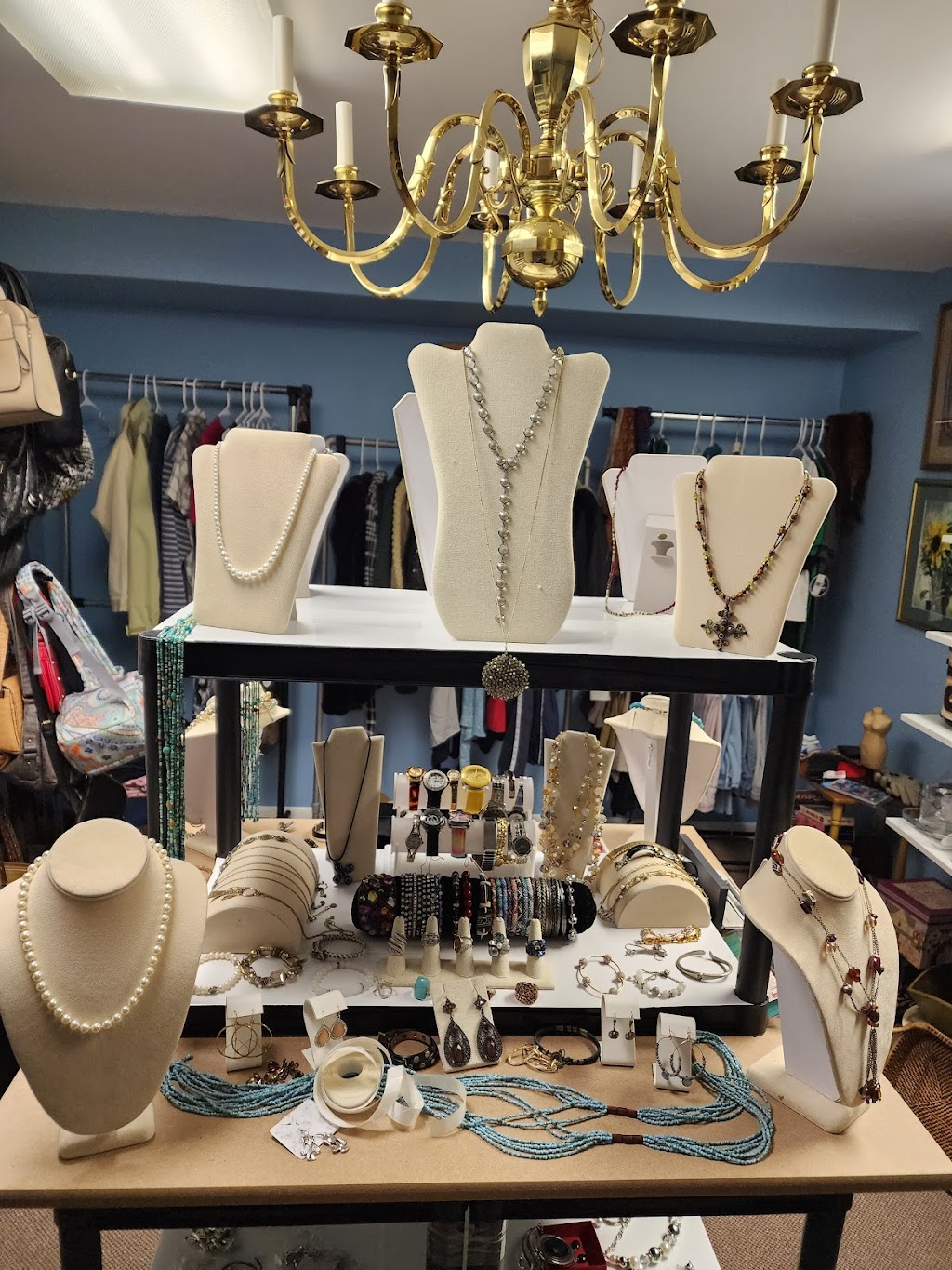 Coves Corner Thrift Boutique | 298 Dover Chester Rd, Randolph, NJ 07869 | Phone: (973) 945-0442