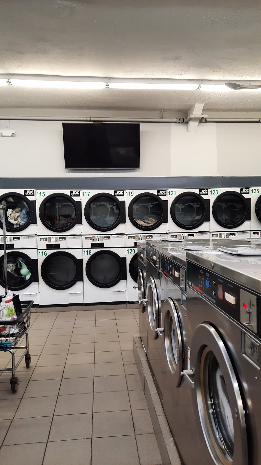 Laundry Depot Brentwood Road | 1559 Brentwood Rd, Bay Shore, NY 11706 | Phone: (631) 647-5620