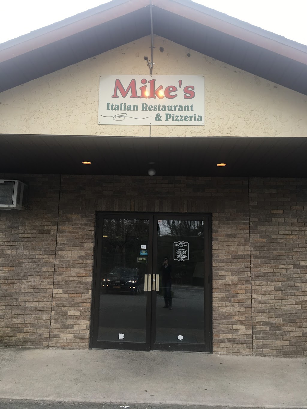 Mikes Pizzeria | 1313 Purdytown Turnpike, Lakeville, PA 18428 | Phone: (570) 390-1234