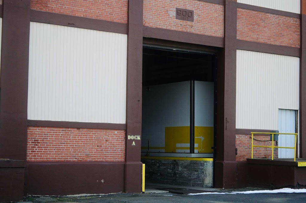Central Connecticut Warehousing & Rigging | 37 Commons Ct, Waterbury, CT 06704 | Phone: (203) 754-9091