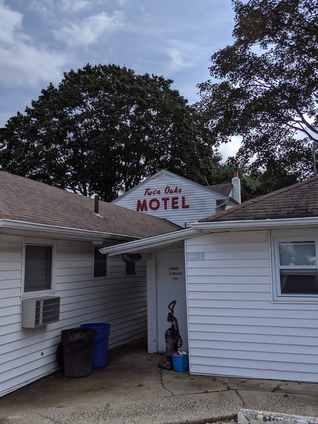 Twin Oaks Motel | 2300 NJ-35, Manasquan, NJ 08736 | Phone: (732) 223-1247