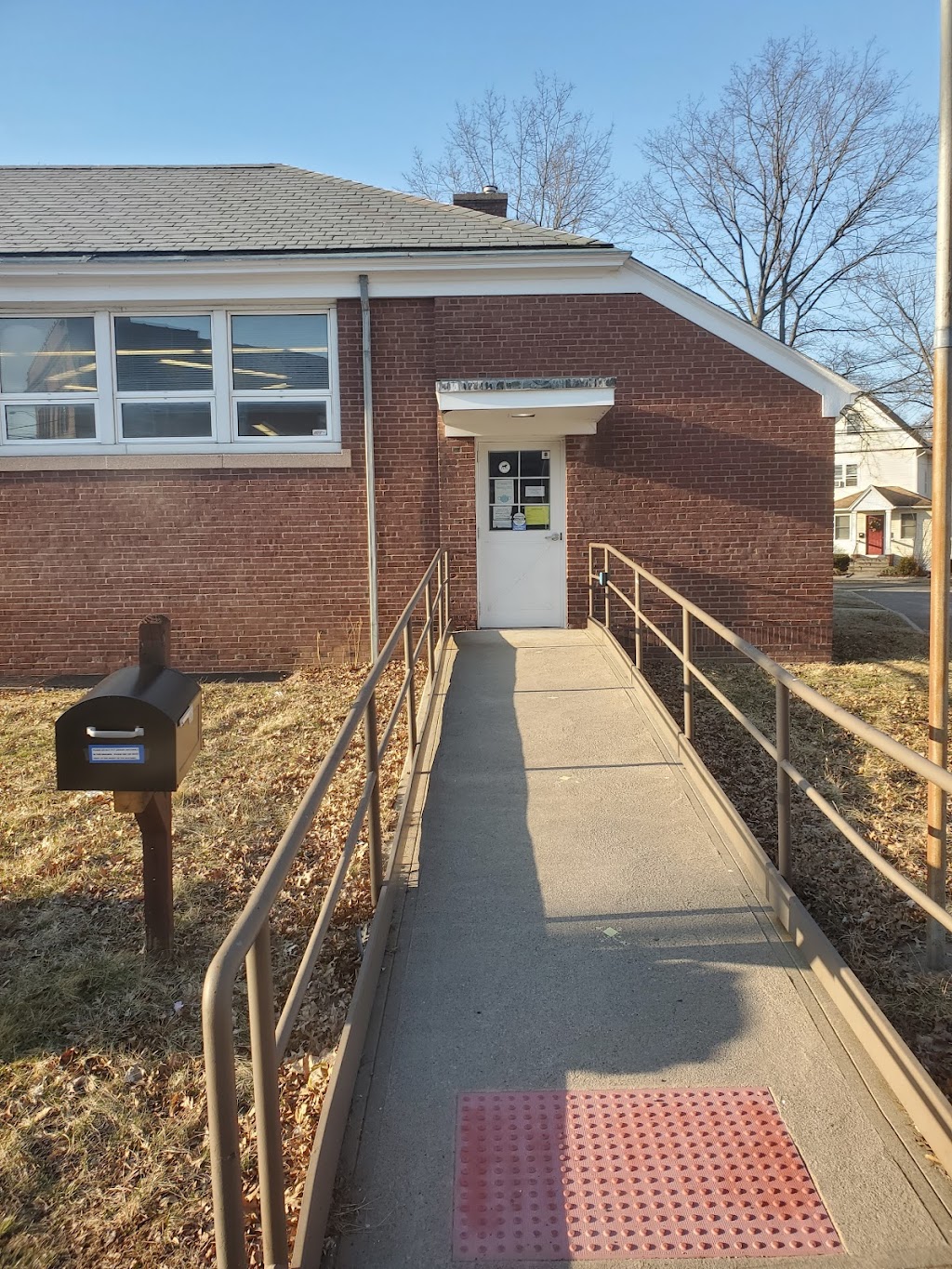 Brundage Community Branch Library | 91 Circular Ave, Hamden, CT 06514 | Phone: (203) 287-2675