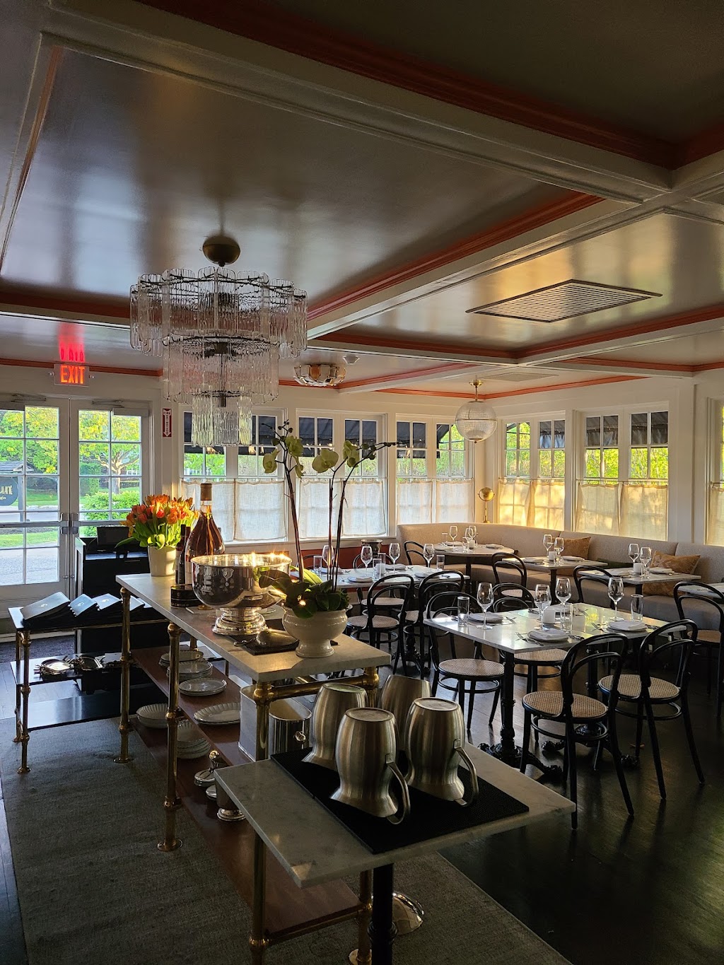 Enchanté Bistro | 210 Hampton Rd, Southampton, NY 11968 | Phone: (631) 810-9020