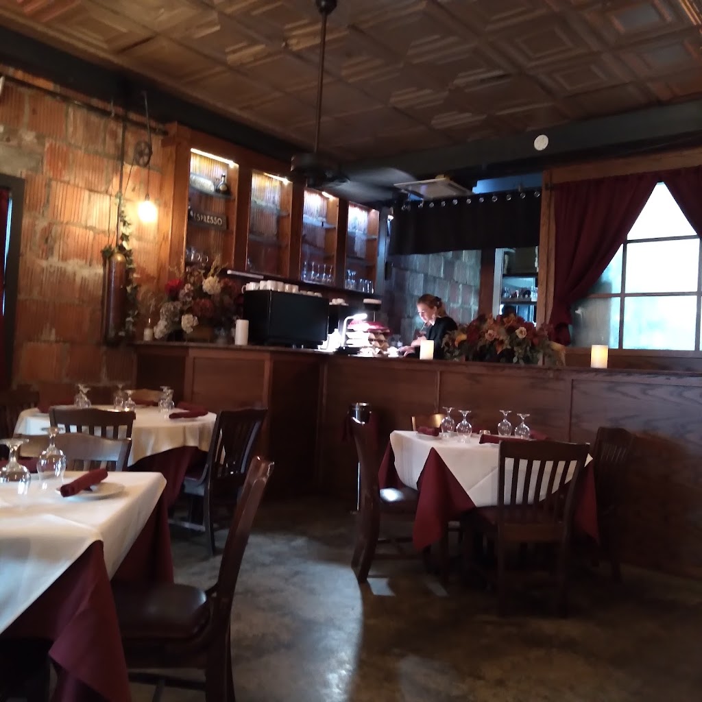 Giannas Italian Restaurant | 122 Bay Ave, Highlands, NJ 07732 | Phone: (732) 769-6377