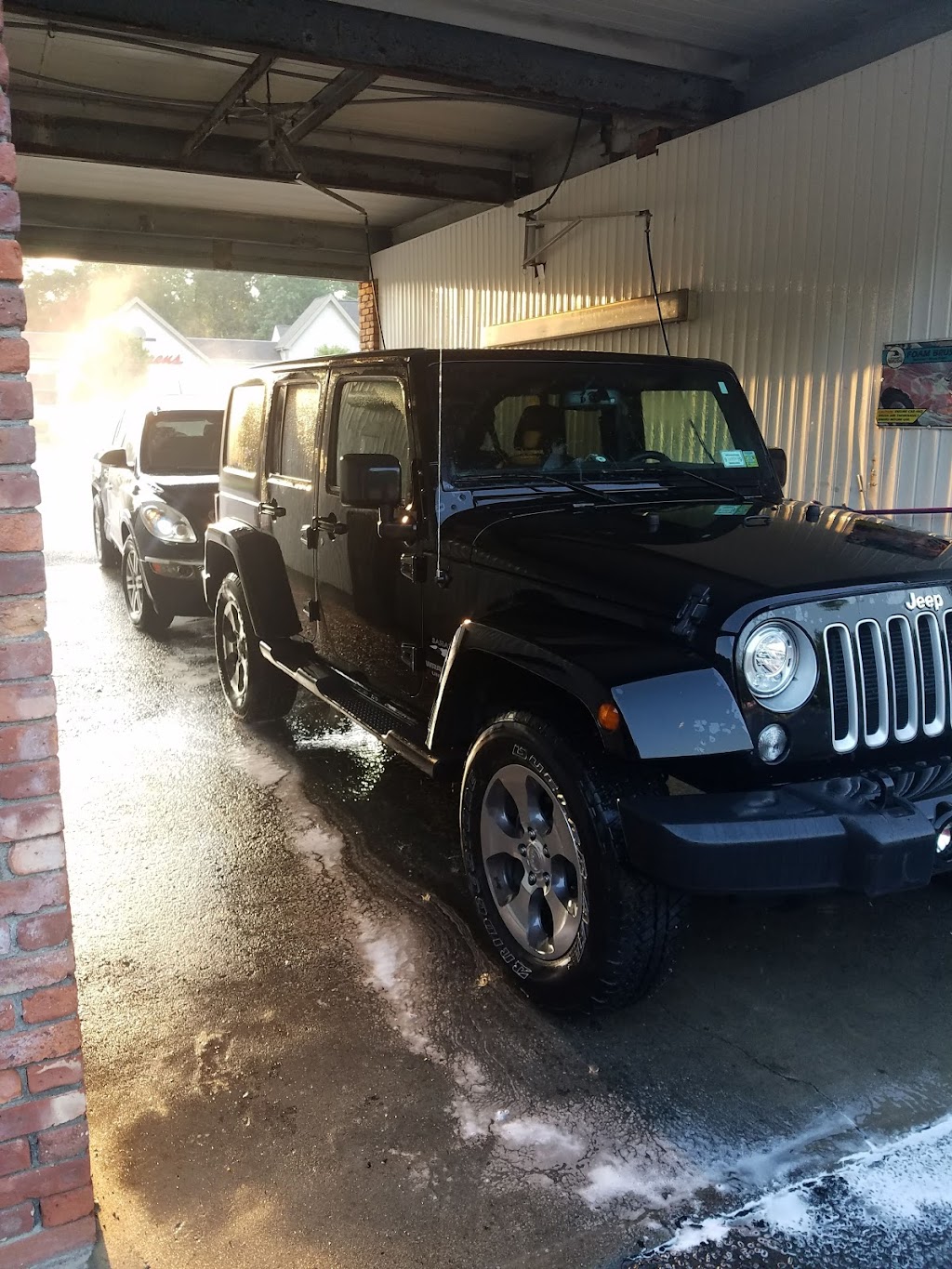 Purple Parlor Car Wash | 826 Dutchess Turnpike, Arlington, NY 12603 | Phone: (845) 454-8170