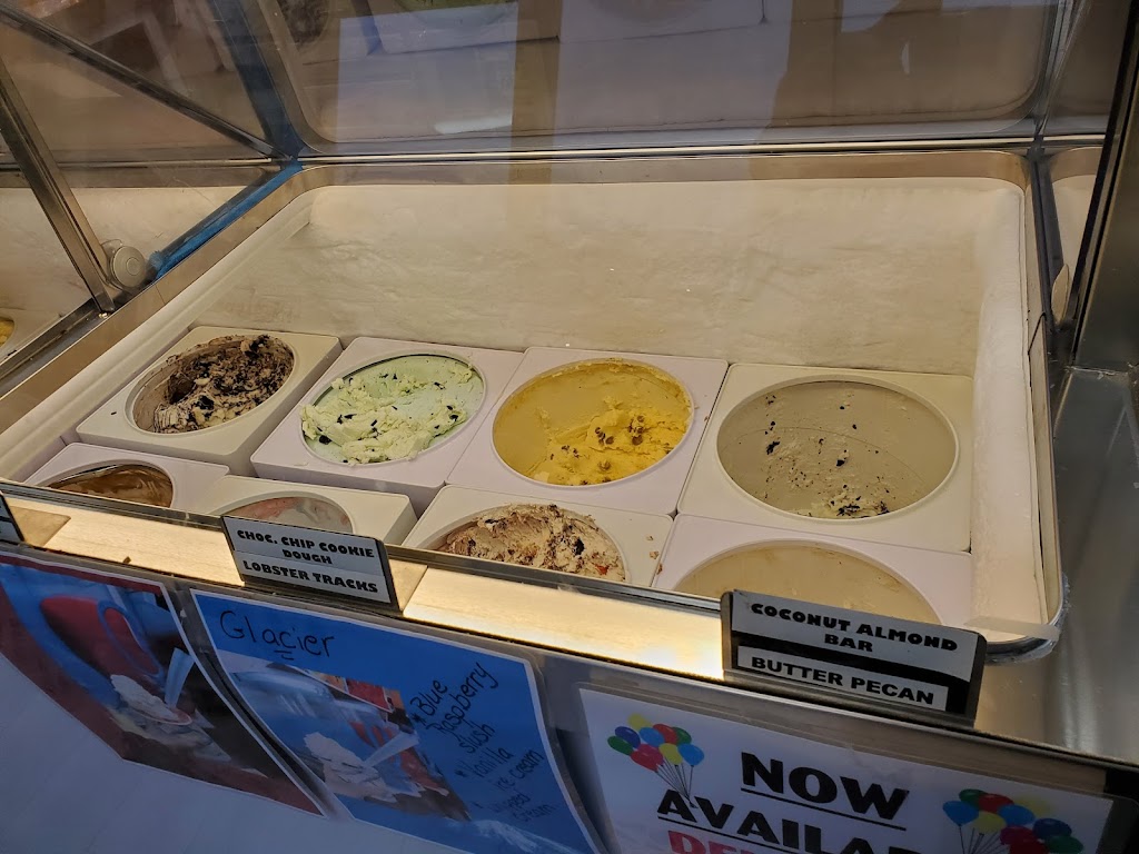 The Country Creamery Ice Cream Parlor | 330 Center Rock Green, Oxford, CT 06478 | Phone: (203) 881-3358